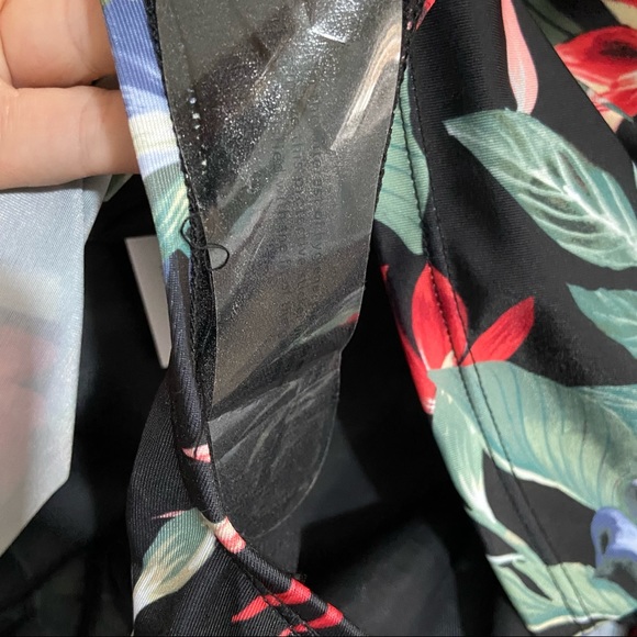 CACIQUE SWIM SUIT SET - Picture 4 of 12